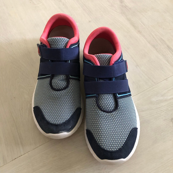 VIONIC WOMENS Size 8.5 Brisk Ema Sneakers - Picture 10 of 10